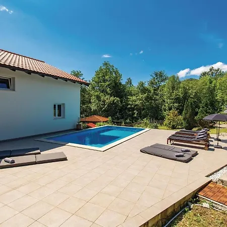 Holiday home Beautiful Home In Jurdani With Wifi