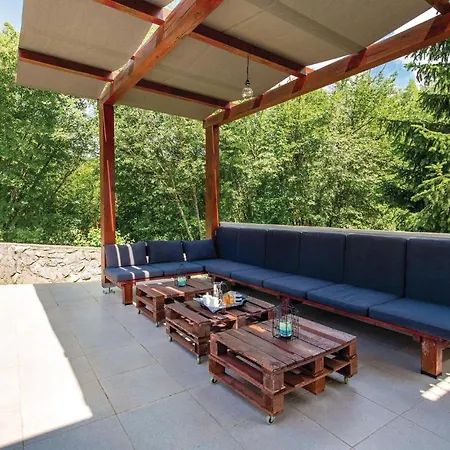 Beautiful Home In Jurdani With Wifi